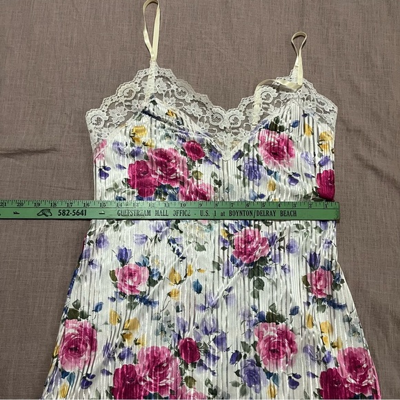 Vintage Undercover Striped Floral Nightgown Size Small Lace Cami adjustable - Picture 5 of 7